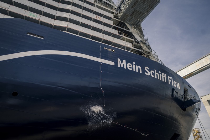 Mein_Schiff_Flow_te_water_gelaten_bij_Fincantieri_in_Monfalcone