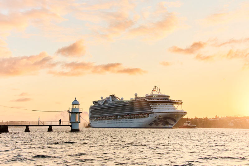 Crown_Princess_vertrekt_op_wereldcruise_vanuit_Australi