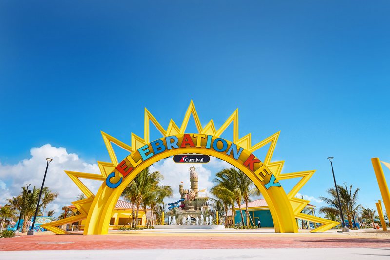 Carnival’s John Heald presenteert details over Celebration Key		