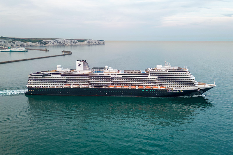 Nieuw_Statendam_van_Holland_America_biedt_daagse_cruise_naar_het_Noordpoolgebied