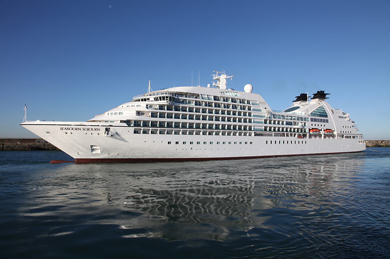 Seabourn_Sojourn_viert__jaar_in_de_vaart