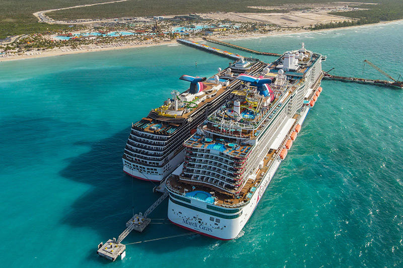 Mardi_Gras_is_grootste_schip_dat_Celebration_Key_van_Carnival_aandoet