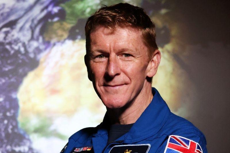 Astronaut_Tim_Peake_reist_in__mee_met_Queen_Elizabeth_in_Alaska