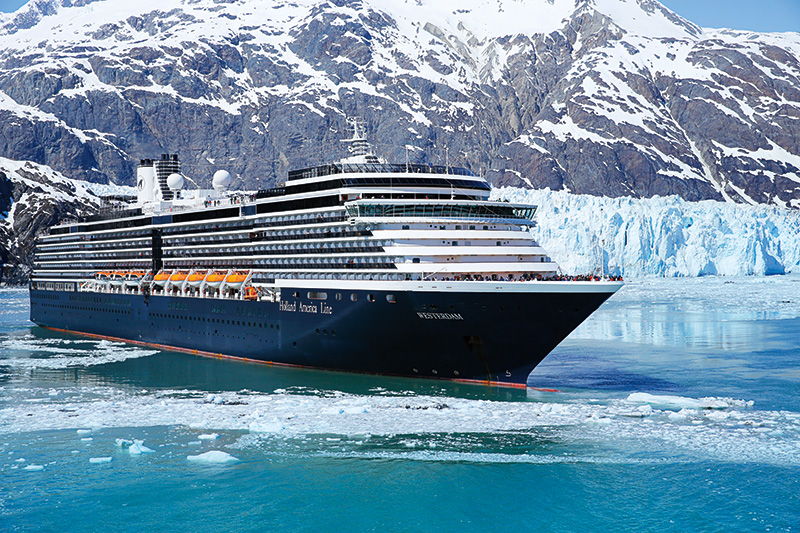Zes_schepen_van_Holland_America_Line_varen_in__naar_Alaska