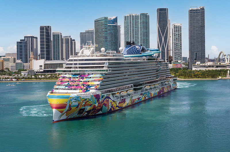 Norwegian_Aqua_arriveert_in_Miami_voor_Caribische_cruises