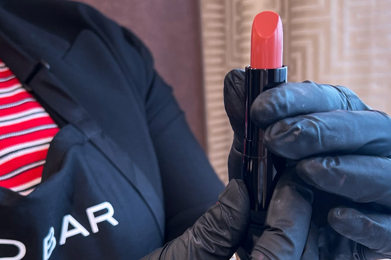 Holland_America_Line_lanceert_eerste_lipstickblendbar_op_zee