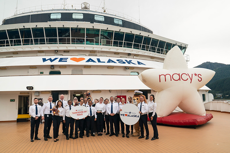 Jewel_treedt_op_op_Holland_Americas_Thanksgiving_Daypraalwagen