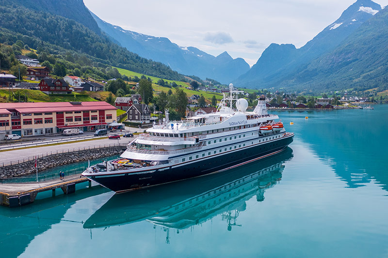 SeaDream_Yacht_Club_viert_jarig_jubileum_