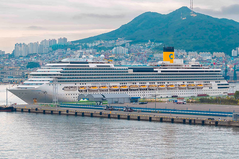 Costa_Serena_keert_in__terug_naar_de_Middellandse_Zee_