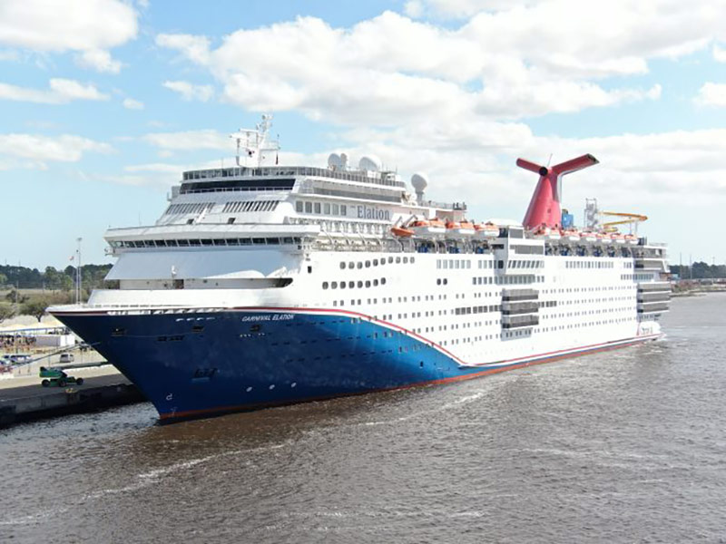 Mist_door_vertraging_Carnival_Elation_later_terug_in_Jacksonville_