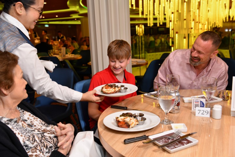 Carnival_versnelt_diners_met_nieuwe_Express_Diningoptie