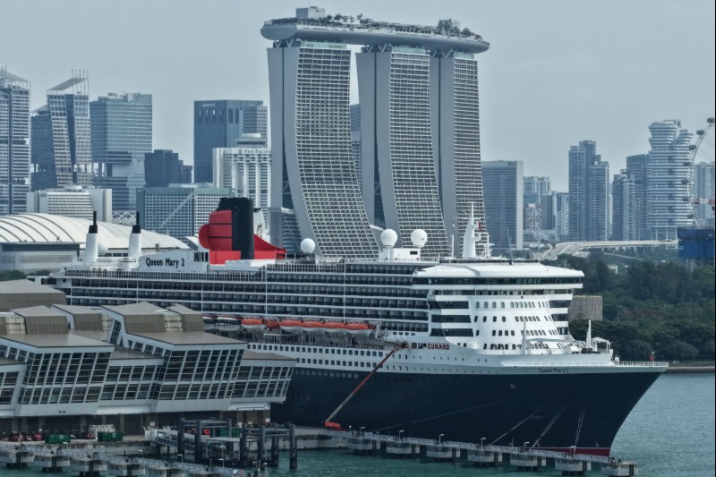 Queen_Mary__vervolgt_wereldcruise_na_tussenstop_in_Singapore