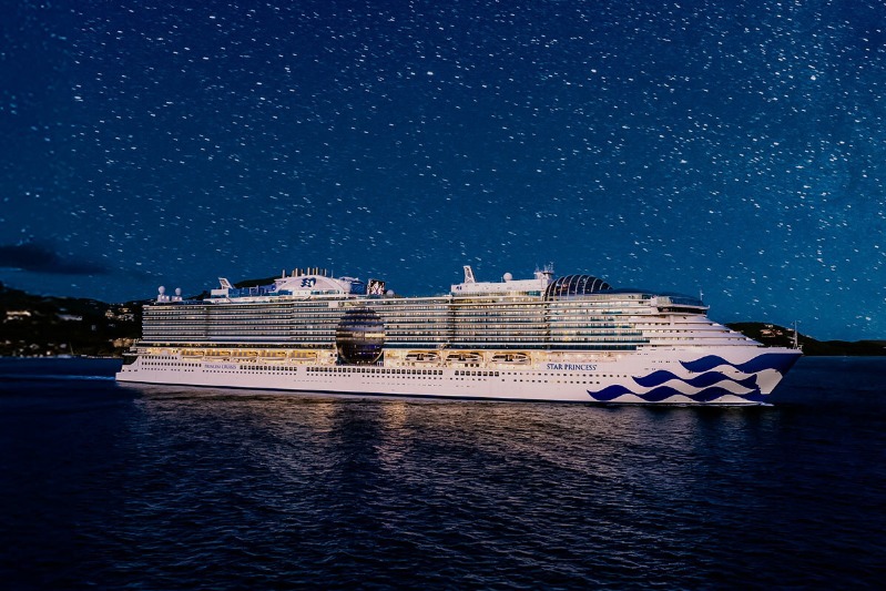 Princess_Cruises_viert_start_Alaskaseizoen_met_droneshow_in_Seattle