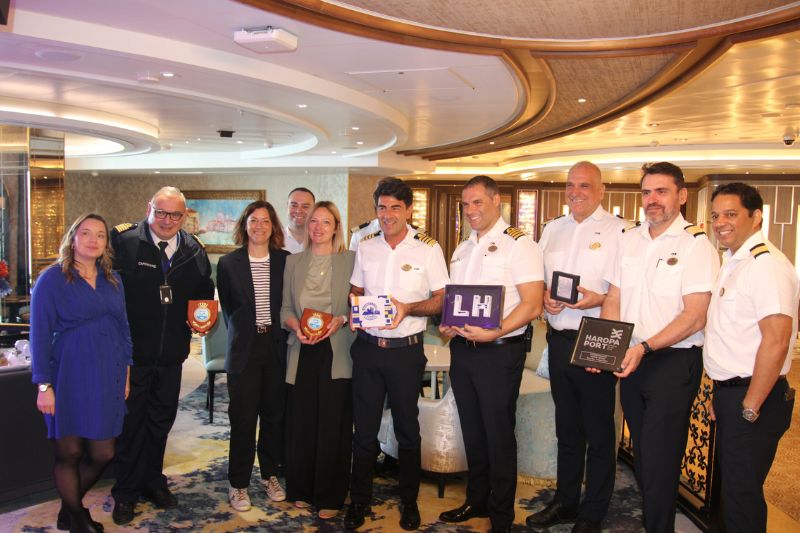 Le_Havre_Verwelkomt_Majestic_Princess_tijdens_Eerste_Aanloop