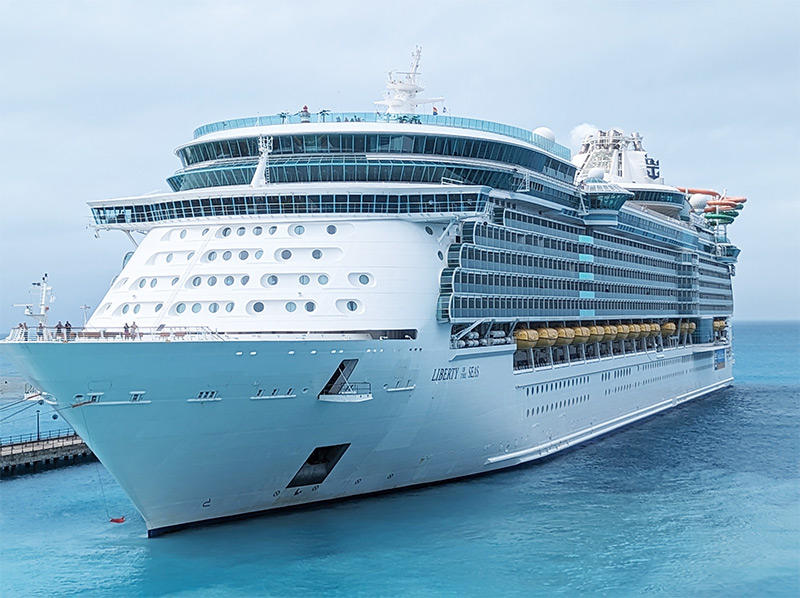 Liberty_of_the_Seas_hervat_vaarten_na_grote_renovatie
