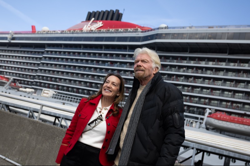 Richard Branson bij eerste bezoek van Brilliant Lady aan Prince Rupert	