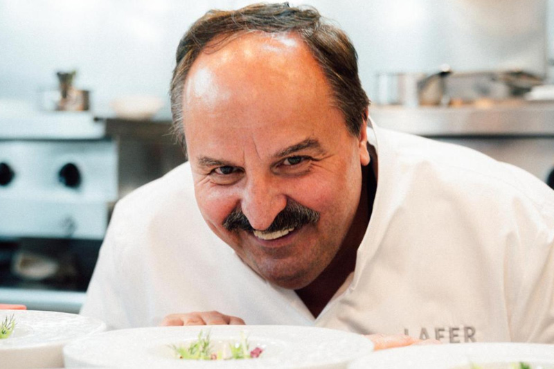 Chef_Johann_Lafer_presenteert_culinaire_optredens_aan_boord_van_Nicko_Cruises_in_