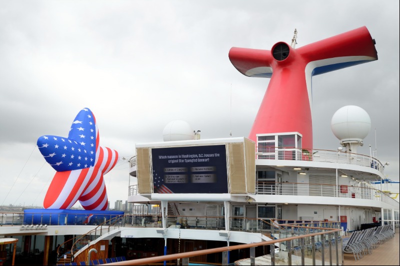 Carnival viert 250-jarig bestaan van de Verenigde Staten aan boord van Carnival Radiance in Long Beach