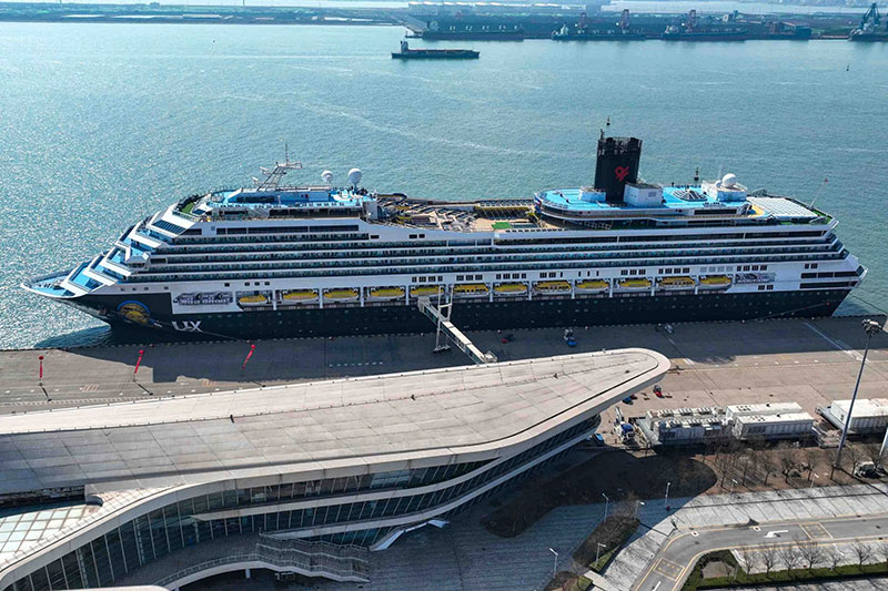 Cruisehaven_van_Tianjin_opent_zomerseizoen_met_twee_cruiseschepen