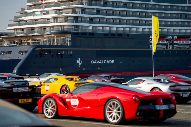 Explora_IIgasten_sluiten_aan_bij_Ferrari_Cavalcade_in_cruisehaven_Zadar