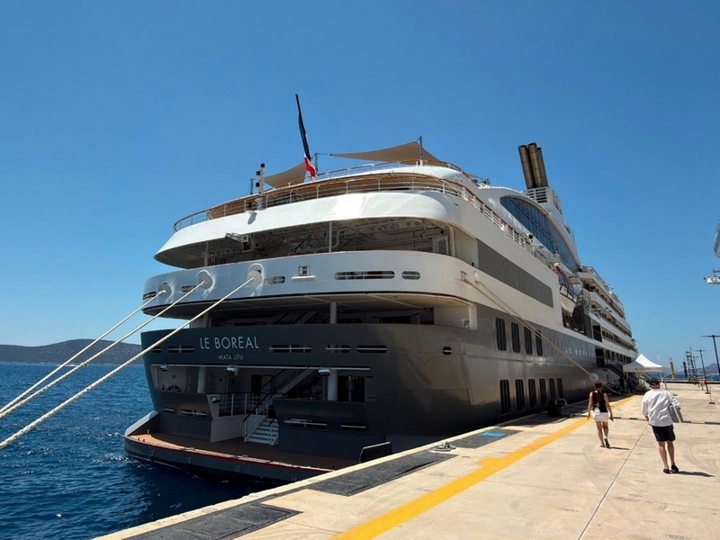 Le_Boreal_maakt_eerste_bezoek_aan_Bodrum
