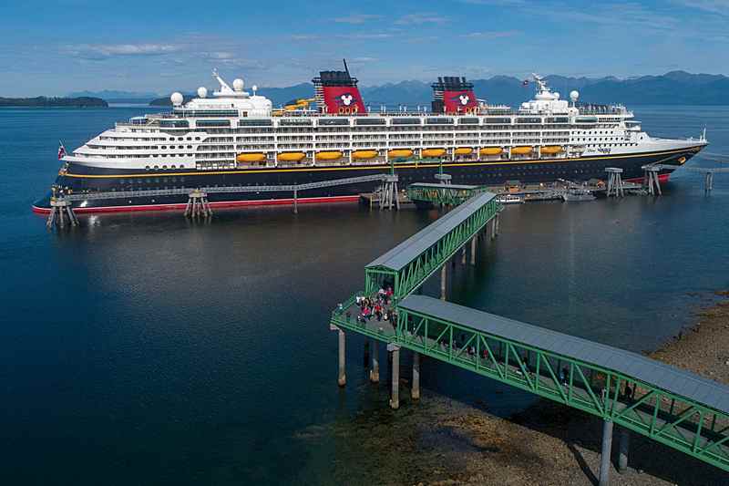 Disney_sluit_jarig_contract_voor_voorkeurstoegang_tot_Icy_Strait_Point