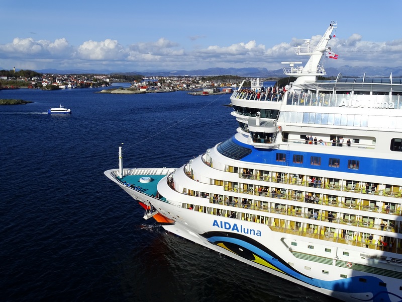 AIDAluna_vertrekt_voor_daagse_cruise_naar_Groenland