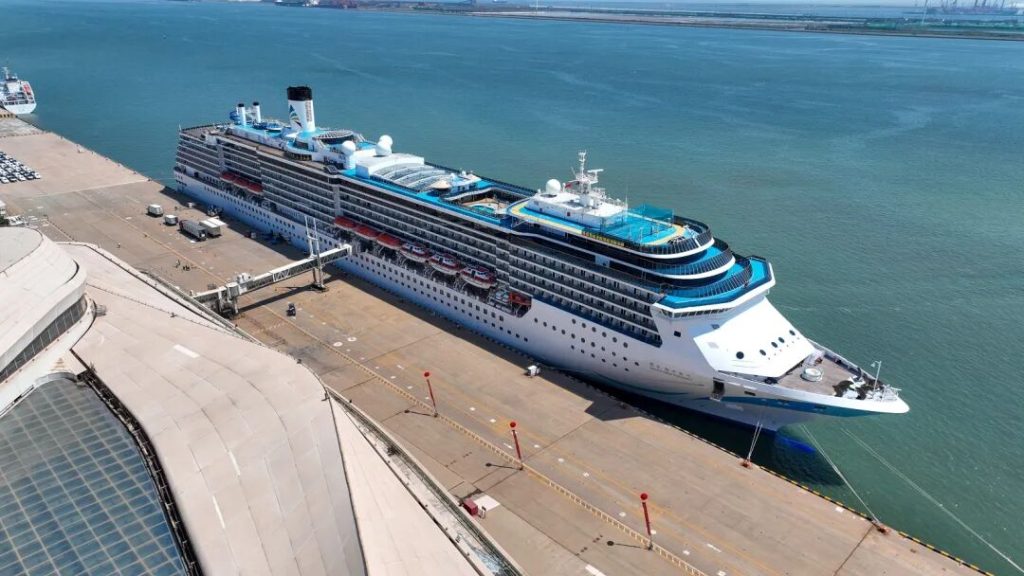 Hybride fly-cruiseprogramma vanuit Korea getest op de Adora Mediterranea
