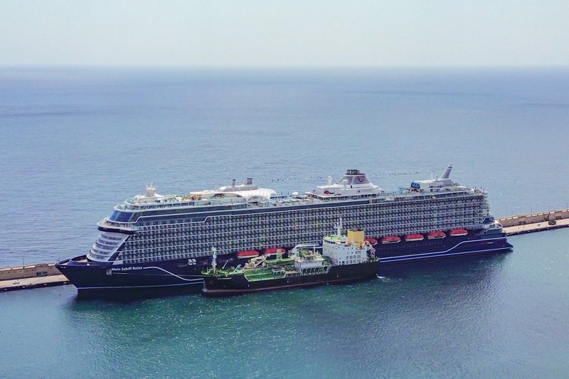 Schepen van TUI Cruises varen op groene LNG