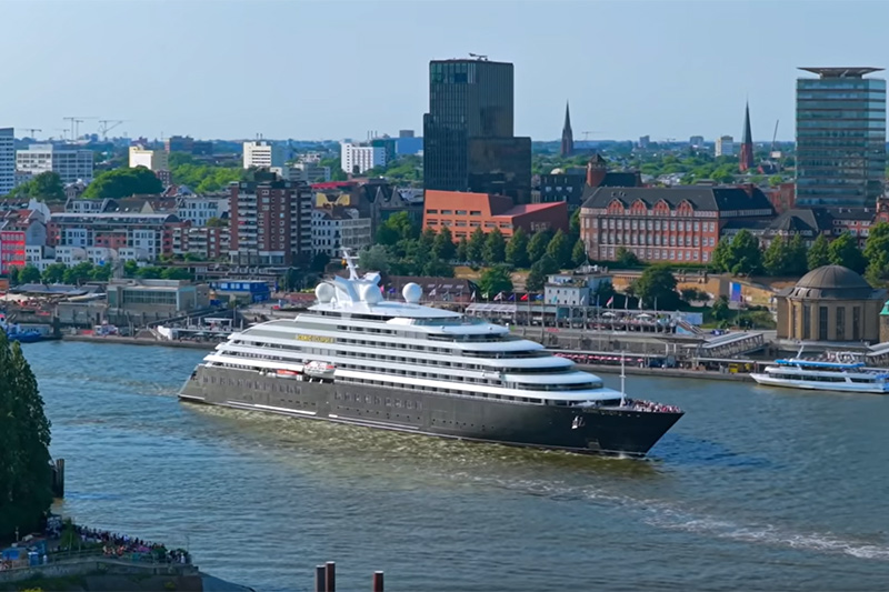 Haven van Hamburg verwelkomt eerste bezoek van Scenic Eclipse II