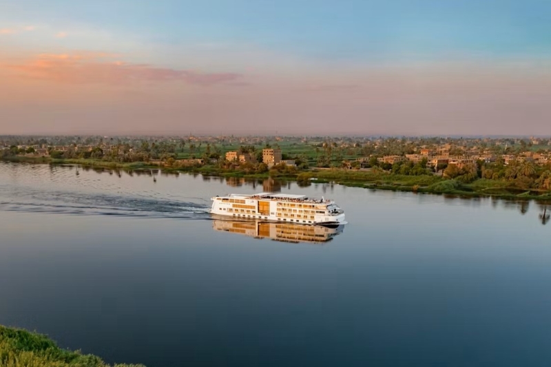 Zeven reisadviseurs worden peetouder van nieuwe rivierschepen van Viking