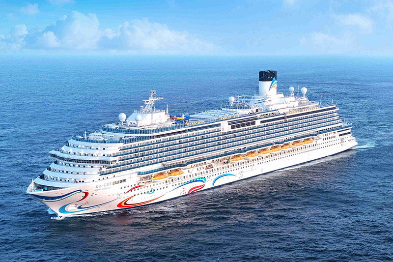Adora Cruises en Starboard openen duty-freecentrum op de Adora Flora City
