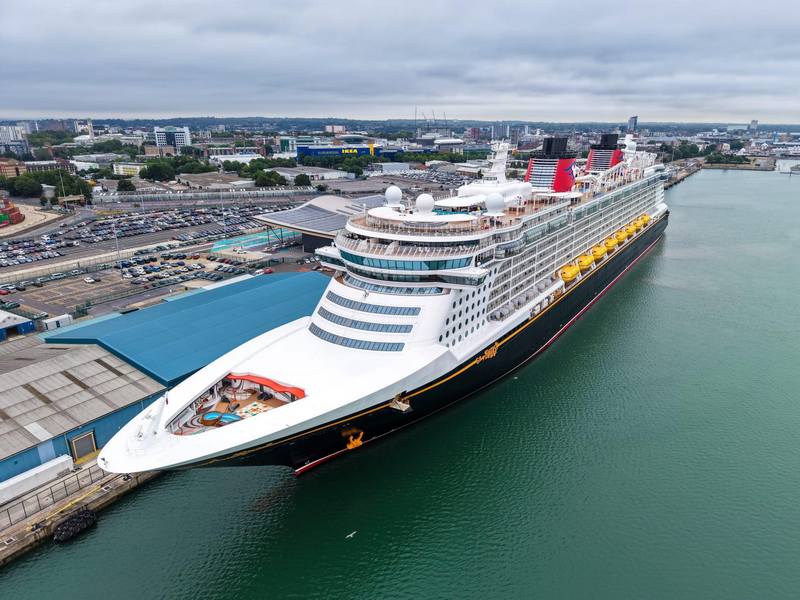 Disney_vaart_in__vanuit_Florida_naar_Bermuda