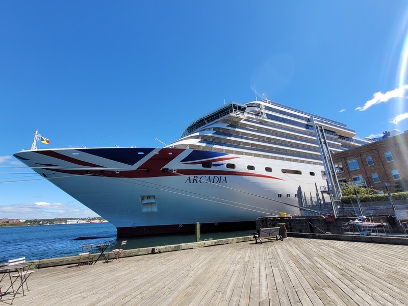 P&O-schip Arcadia vertrekt voor cruise van 30 nachten naar Canada en de Verenigde Staten