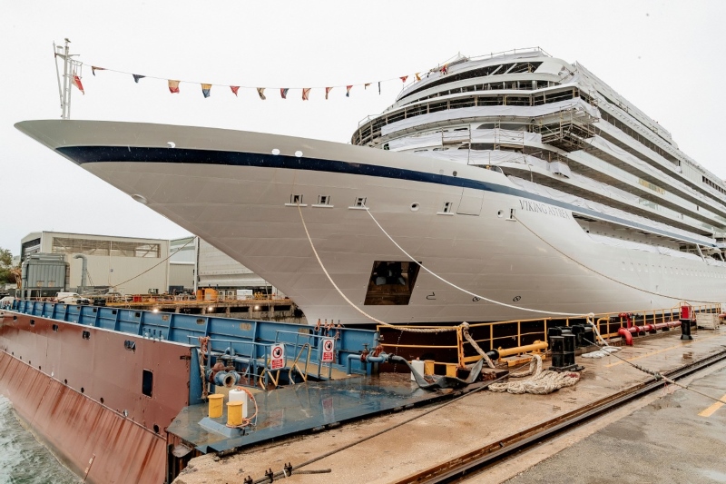 Viking_Astrea_op_waterstof_te_water_gelaten_bij_Fincantieri