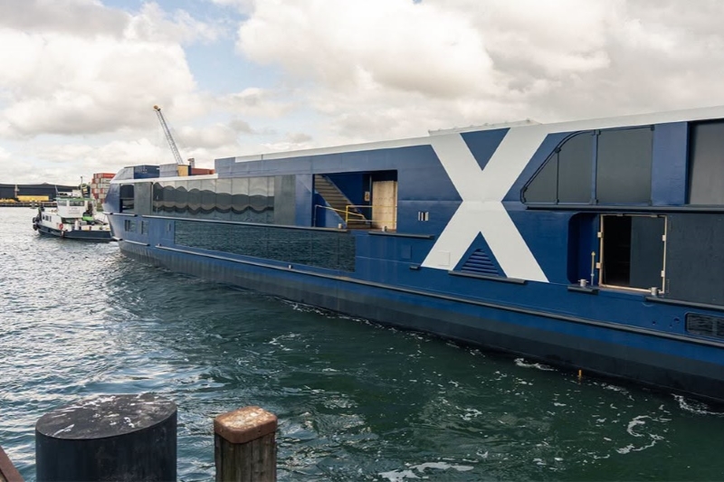 Celebrity viert te water lating van Compass, eerste riviercruiseschip van de rederij