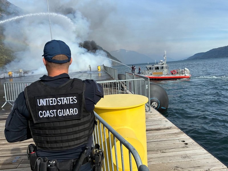 Cruisesteiger in Whittier tot totaalverlies verklaard na brand