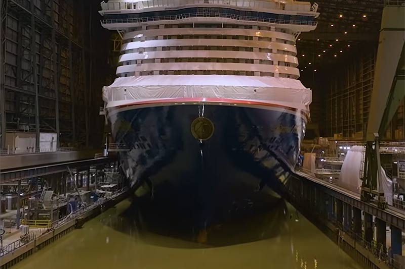 Carnival Festivale drijft voor het eerst bij Meyer Werft