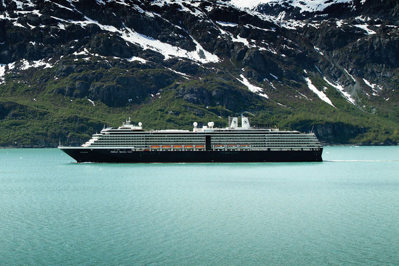 Holland_America_Line_viert__jaar_Alaska_na_succesvol_seizoen_