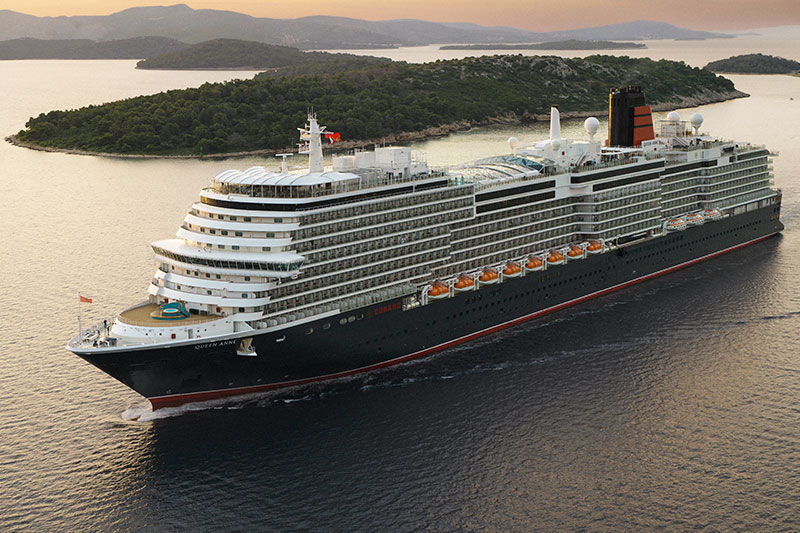 Scheepswissels in Carnival-vloot: Queen Anne naar P&O Cruises, Arcadia naar Holland America Line