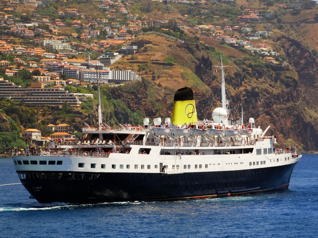Griekse reder koopt cruiseschip Funchal op veiling