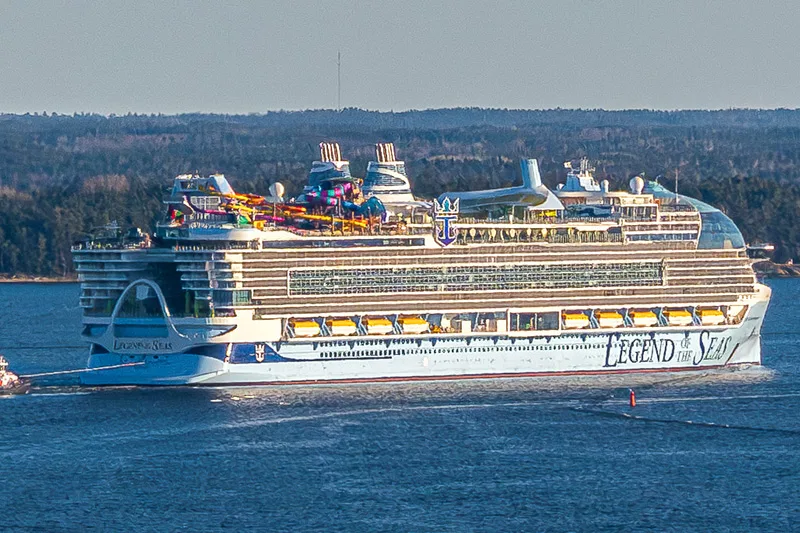 Royal_Caribbeans_Legend_gaat_in_droogdok_in_Spanje_voor_eerste_cruise