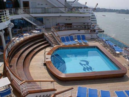 Nieuwe_gevallen_van_maagdarmklachten_aan_boord_van_Ruby_Princess_na_grote_norovirusuitbraak